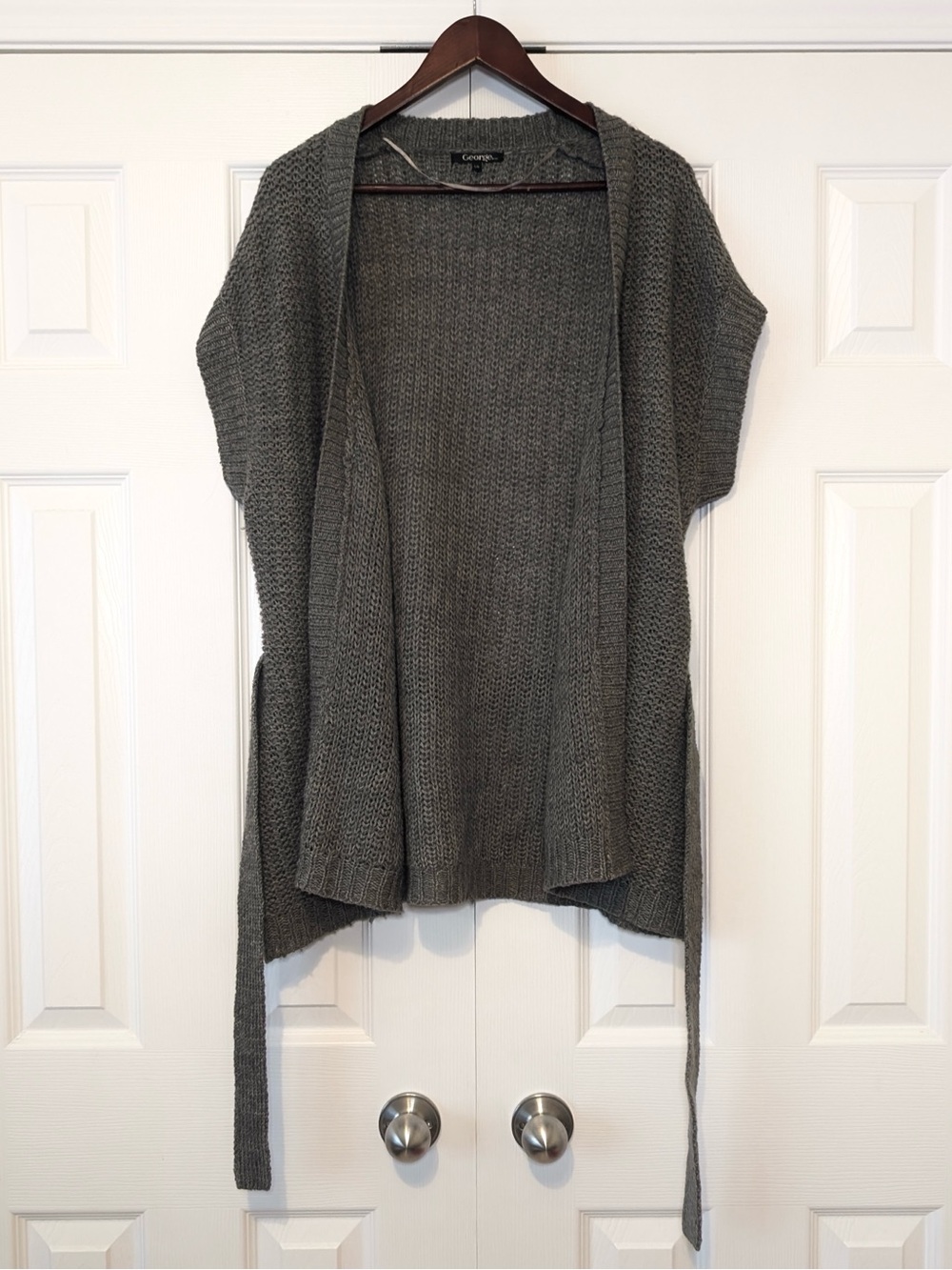 Grey Shawl - Picture 3 of 15